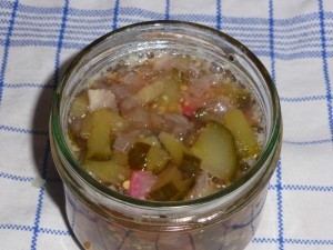 Gurken einlegen oder einkochen mal ganz anders: Gurken Relish. Rezept für würzigen Aufstrich