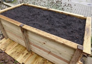 Hochbeet aus Holz bauen Anleitung
