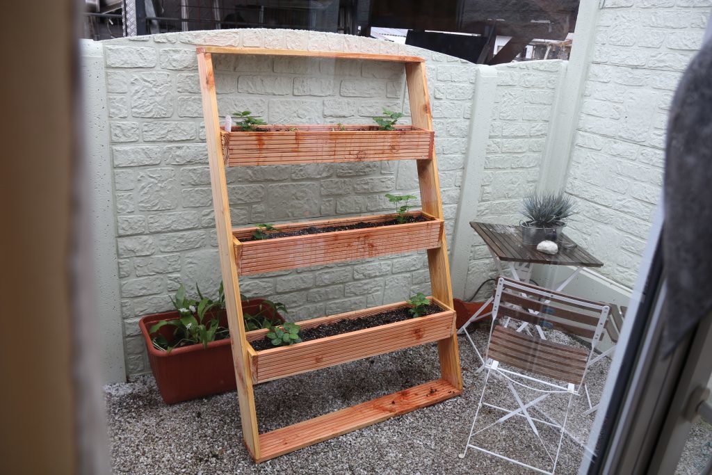 Pflanztreppe selber bauen frs Vertical Gardening  muhvie.de  Garten,  Balkon & Genuss
