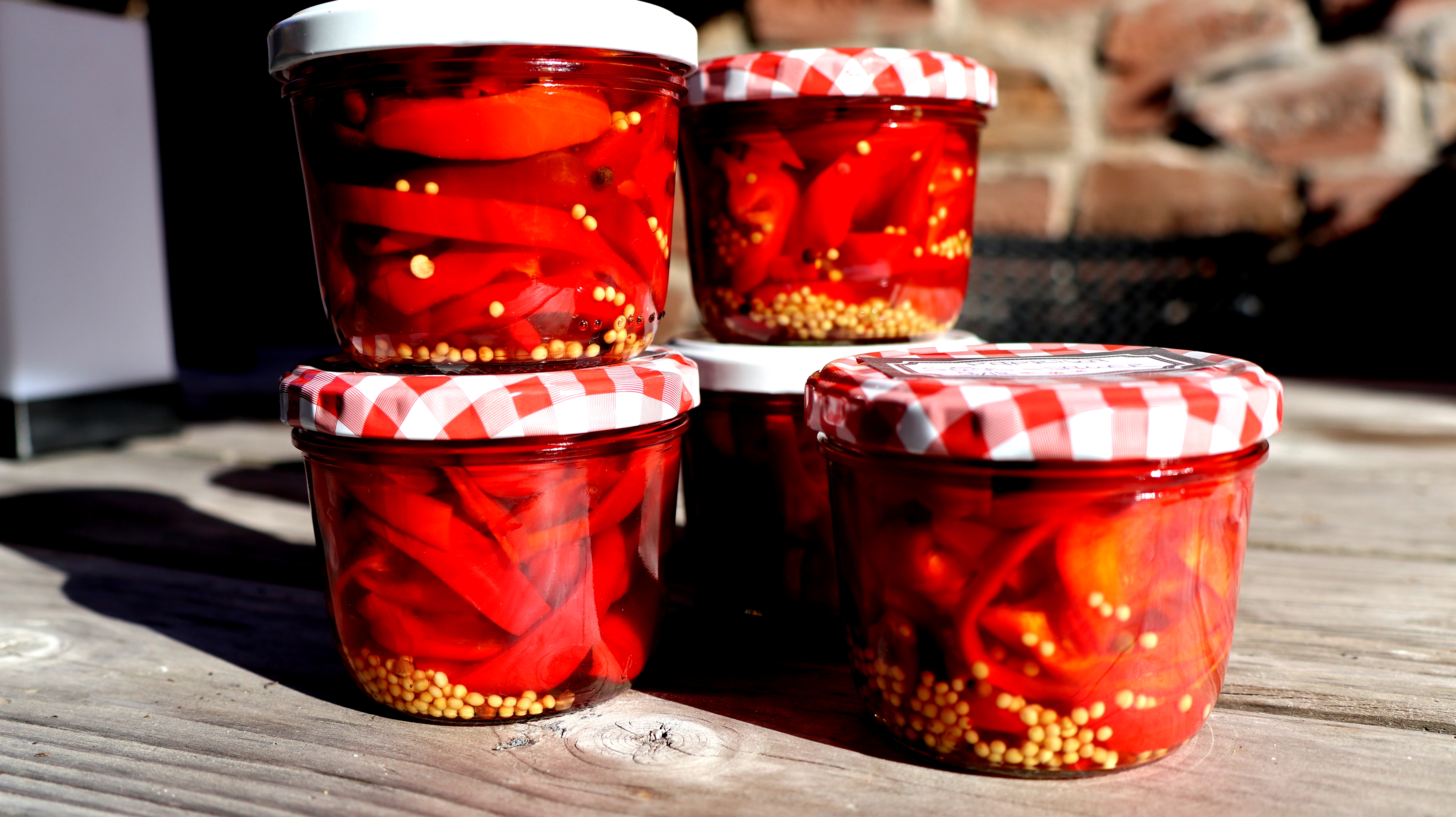 Aromatisch & vielseitig: Paprika süß-sauer als Antipasti einkochen